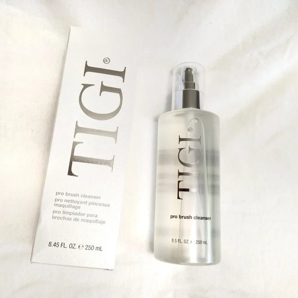 Pro Brush Cleanser (limpiador de brochas profesional) TIGI Cosmetics - Picture 2 of 9